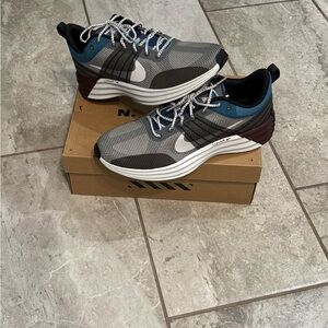 Nike Men's Gray and Teal Athletic Shoes